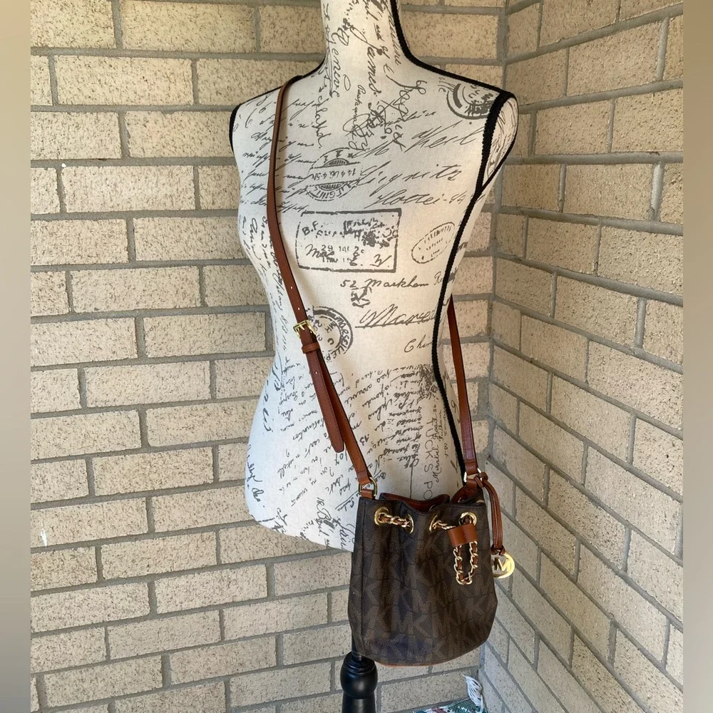 Michael Kors Brown Bucket Bag Crossbody Purse Gold Chain - Picture 5 of 17